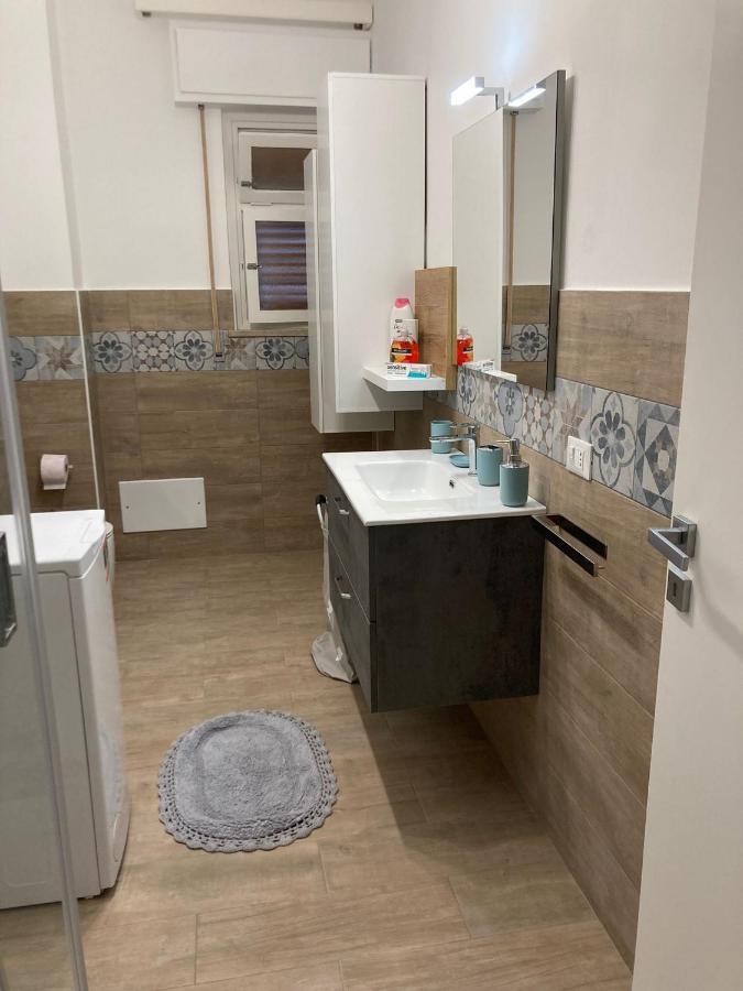 Casa Vacanze Monroe パレルモ エクステリア 写真