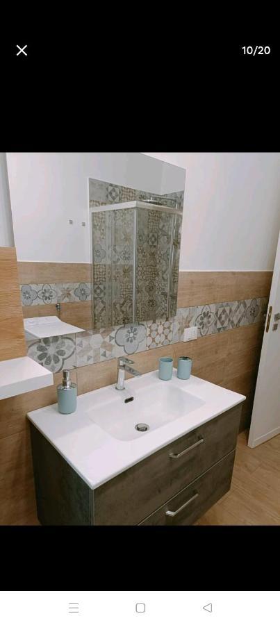 Casa Vacanze Monroe パレルモ エクステリア 写真